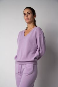 Lemme Made in Italy Lavender V-Neck Cashmere Sweater by idPearl Boutique NY USA