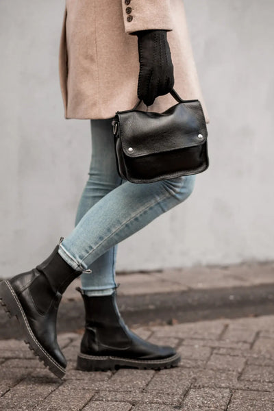 Suede Gloves with Wool Fur Trim