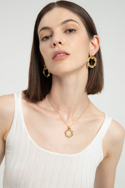 Classicharms El¨ Twisted Hoop Pendant Necklace - shopidPearl