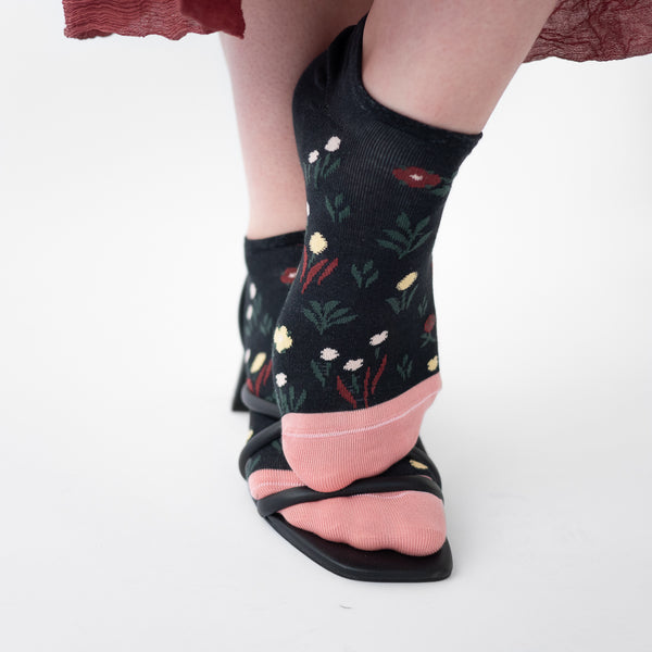 Dark Seedling Ankle Socks - shopidPearl